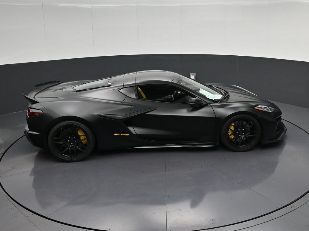 Used 2025 Chevrolet Corvette Z06 RWD image 21