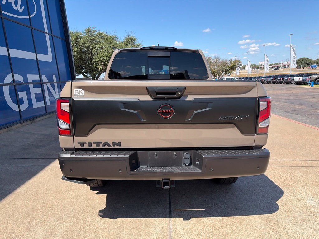 Used 2023 Nissan Titan PRO-4X w/ Pro-4x Convenience Package AWD/4WD image 6