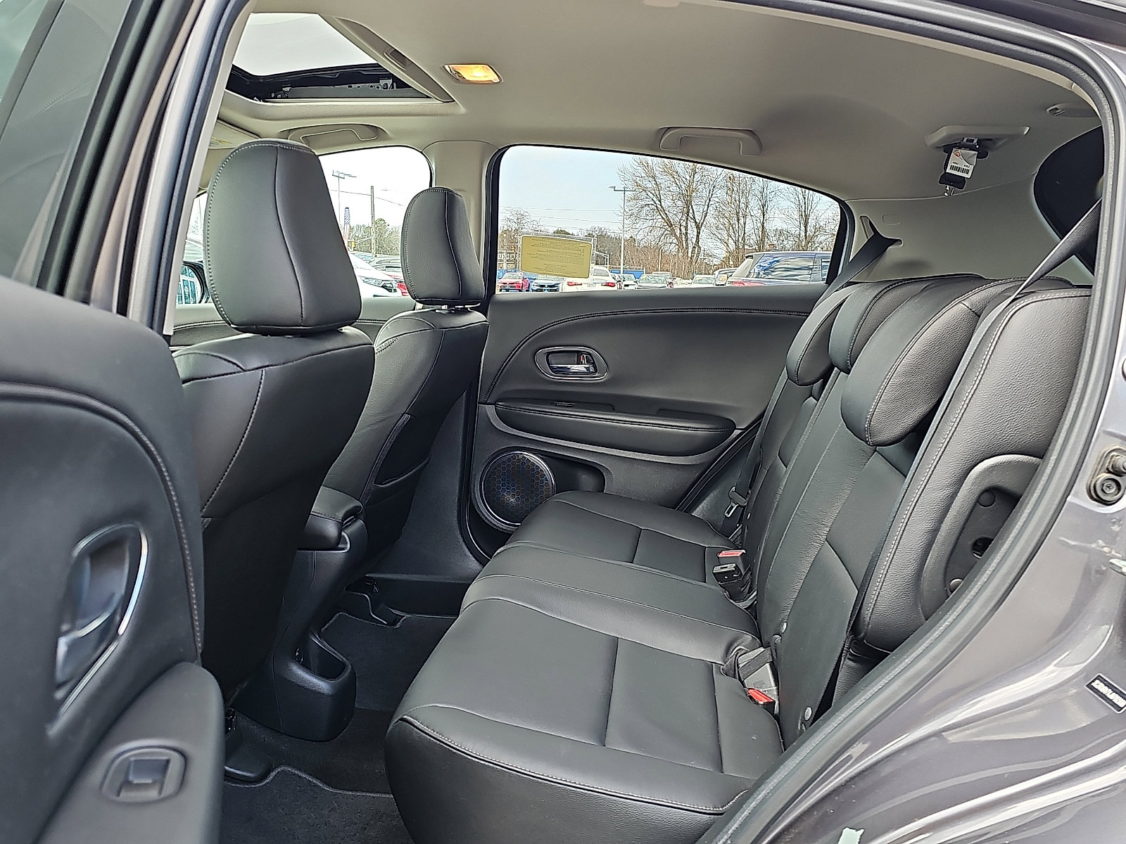 Used 2018 Honda HR-V EX-L image 10