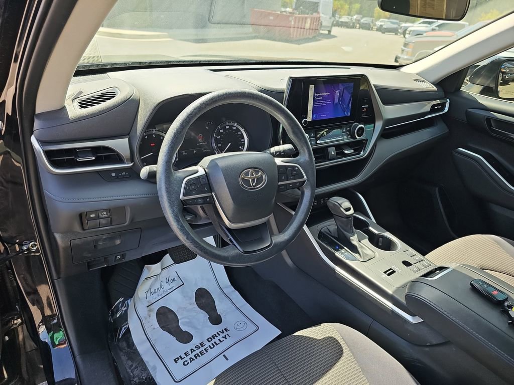Used 2023 Toyota Highlander L image 20