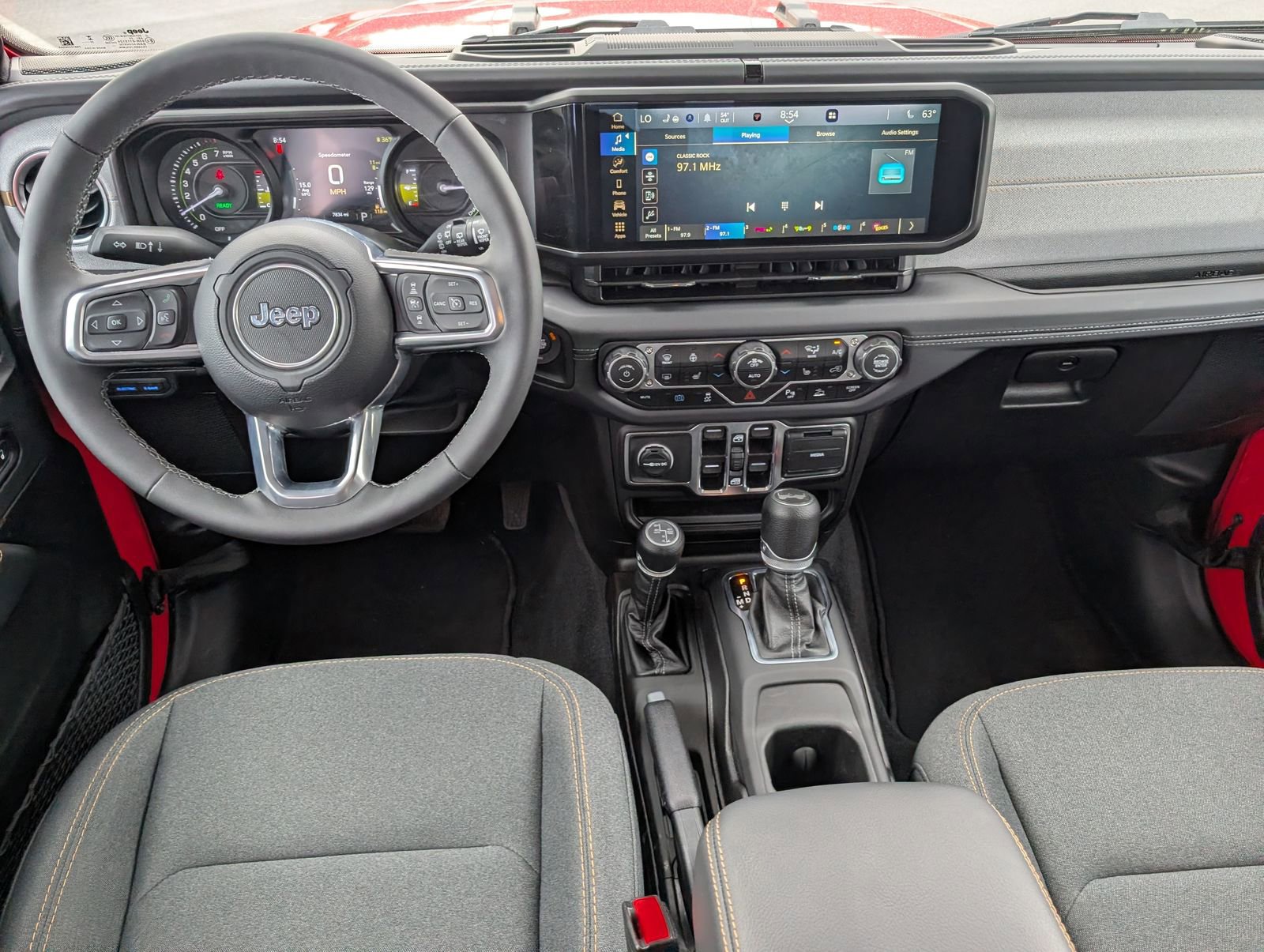 Used 2025 Jeep Wrangler Unlimited Sahara w/ Safety Group image 12