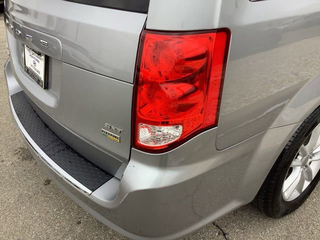 Used 2018 Dodge Grand Caravan SXT FWD image 36