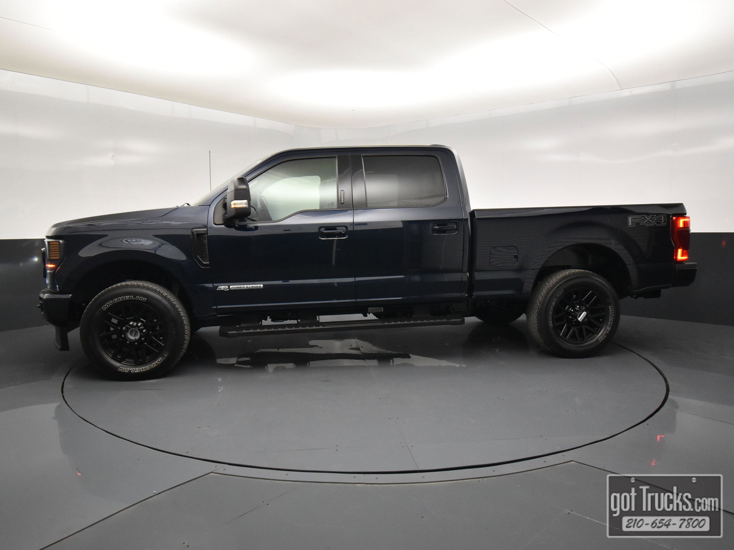 Used 2022 Ford F250 Lariat w/ Black Appearance Package image 3