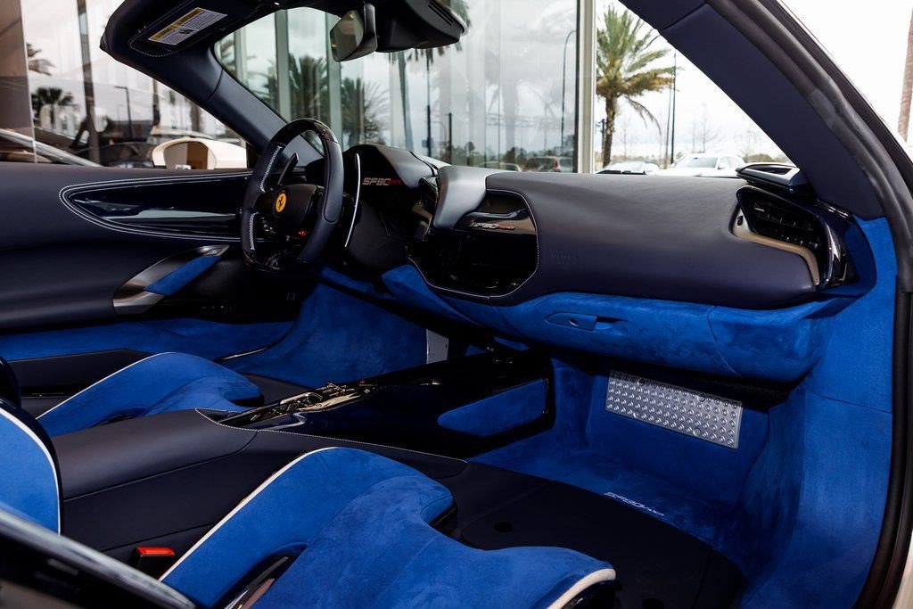 Used 2022 Ferrari SF90 Spider image 36