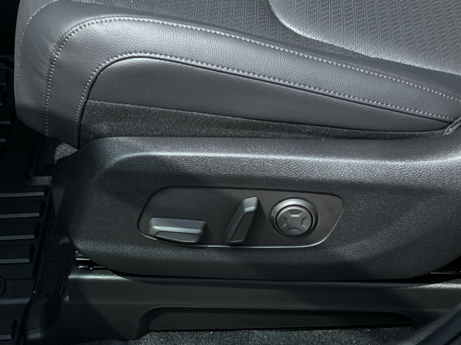 New 2027 Kia Carnival SX Prestige FWD image 19