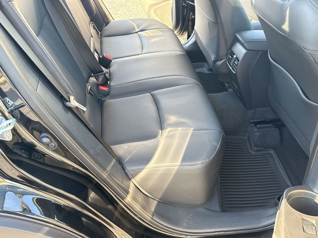 Used 2025 Toyota Corolla Cross XLE image 19