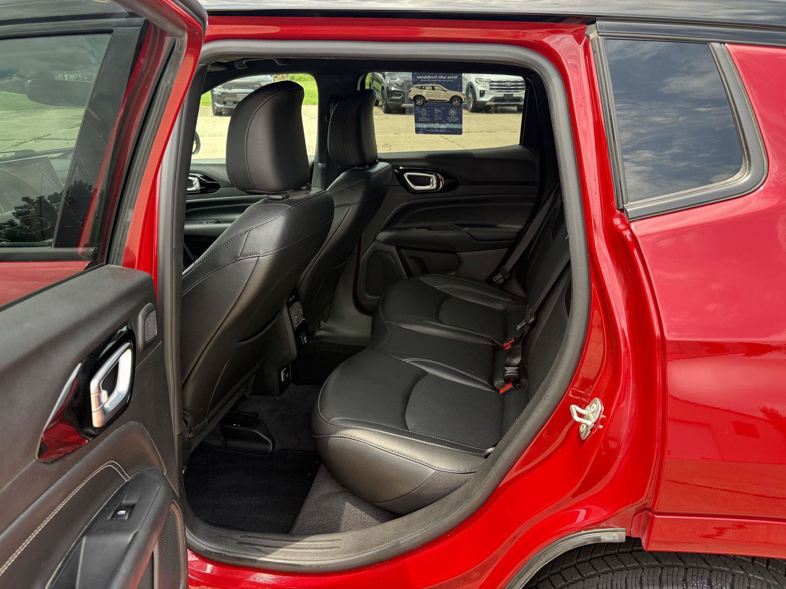 Used 2023 Jeep Compass High Altitude AWD/4WD image 12
