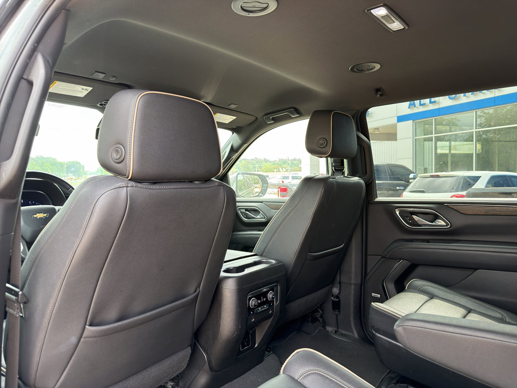Used 2023 Chevrolet Suburban Premier AWD/4WD image 8