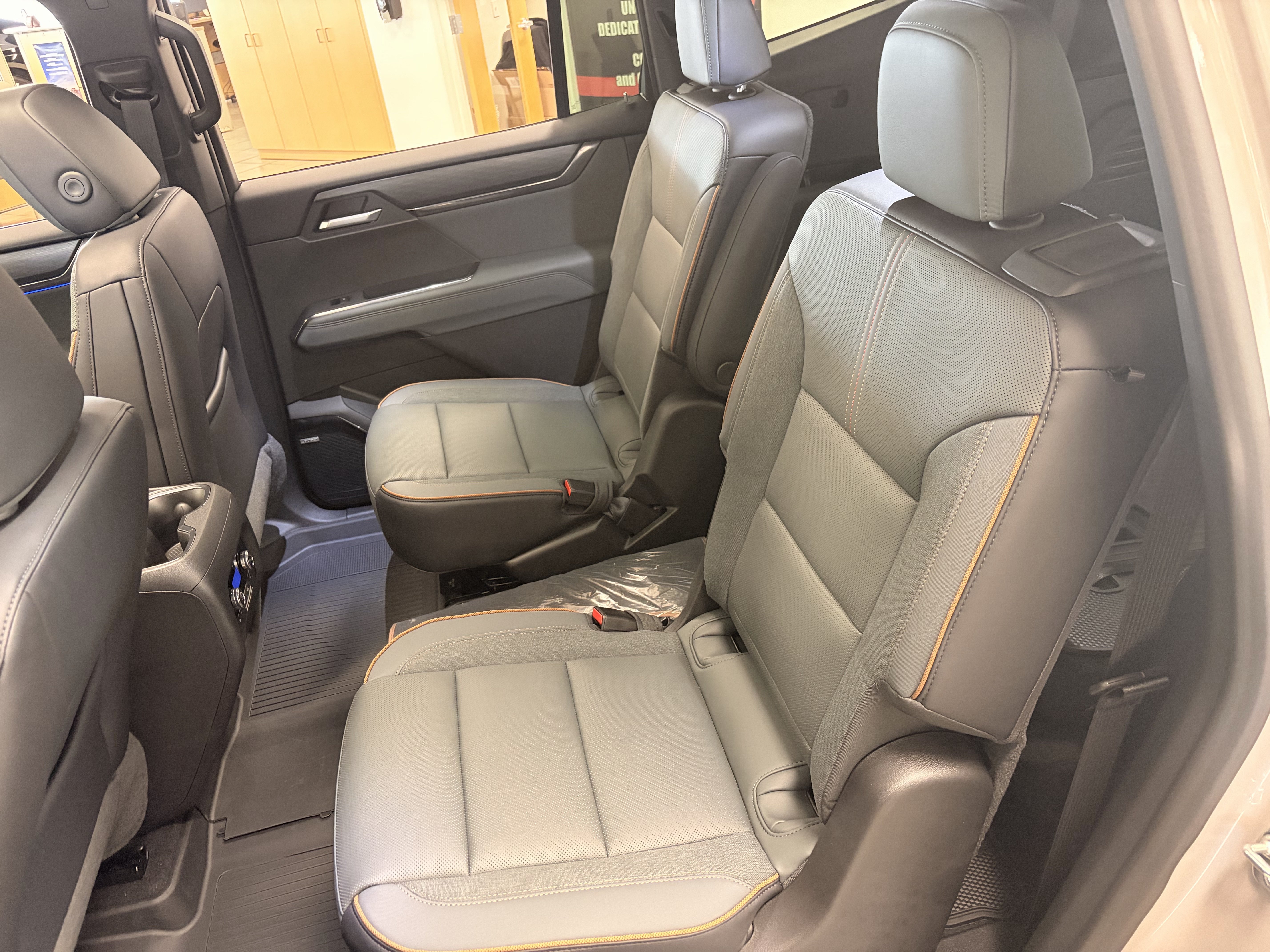 New 2027 GMC Acadia AT4 w/ Super Cruise Package AWD/4WD image 11