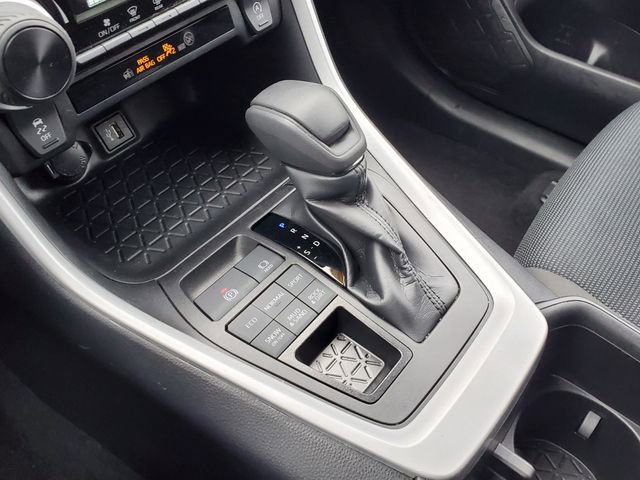 Used 2024 Toyota RAV4 LE image 32