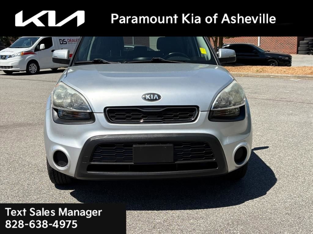 Used 2013 Kia Soul + FWD image 2