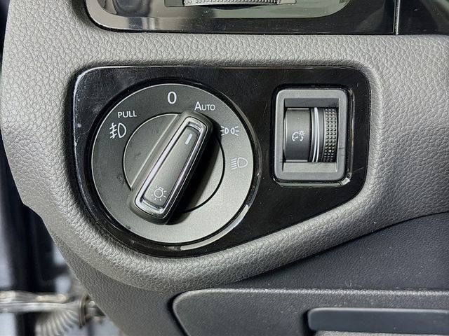 Used 2015 Volkswagen Golf TDI SEL w/ Lighting Package (SEL) image 10