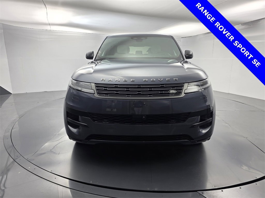 Used 2024 Land Rover Range Rover Sport SE image 2