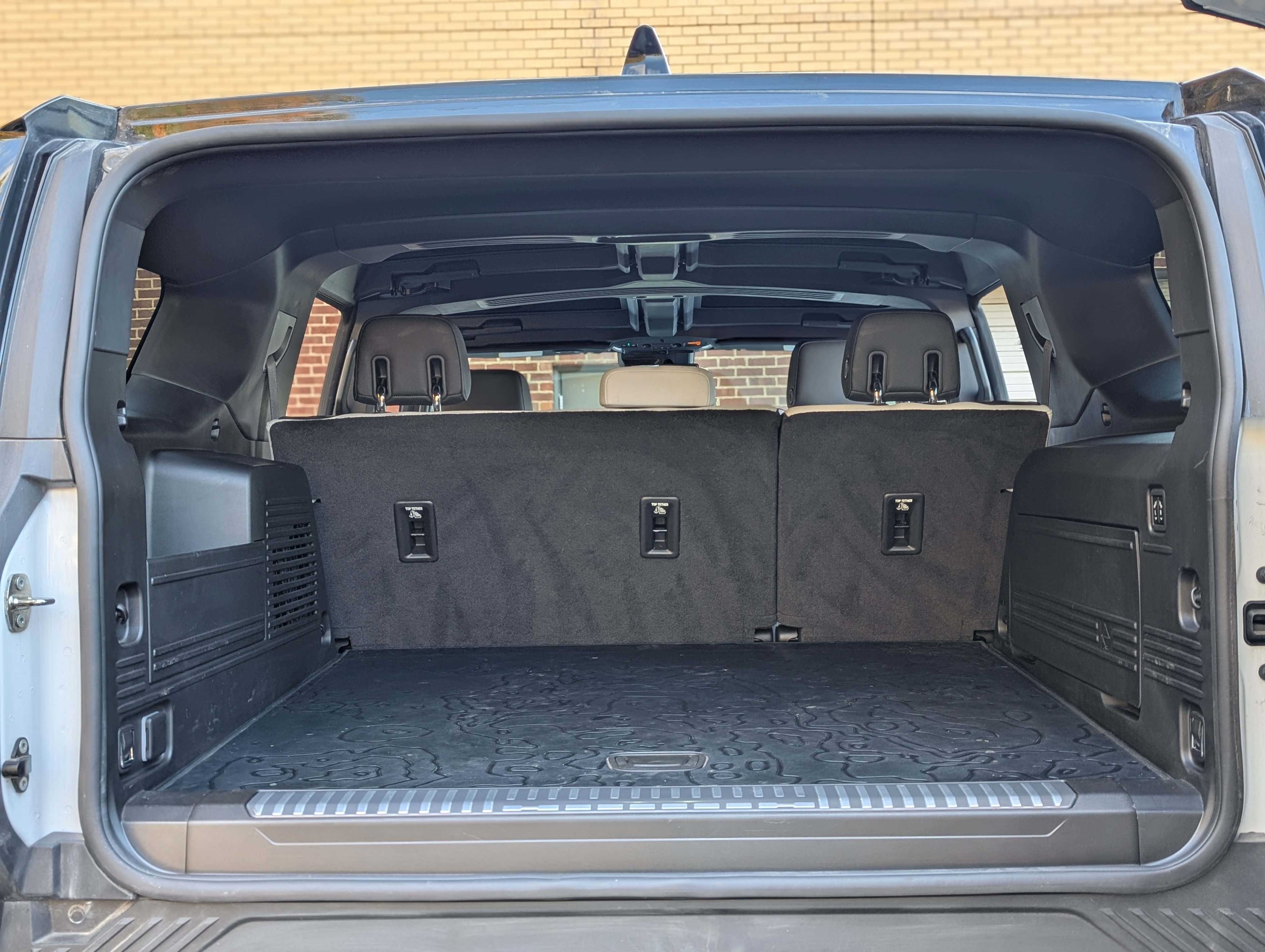 Used 2024 GMC Hummer EV 2X w/ LPO, Sport Package image 18