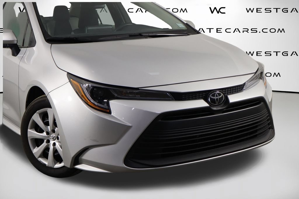 Used 2025 Toyota Corolla LE FWD image 46
