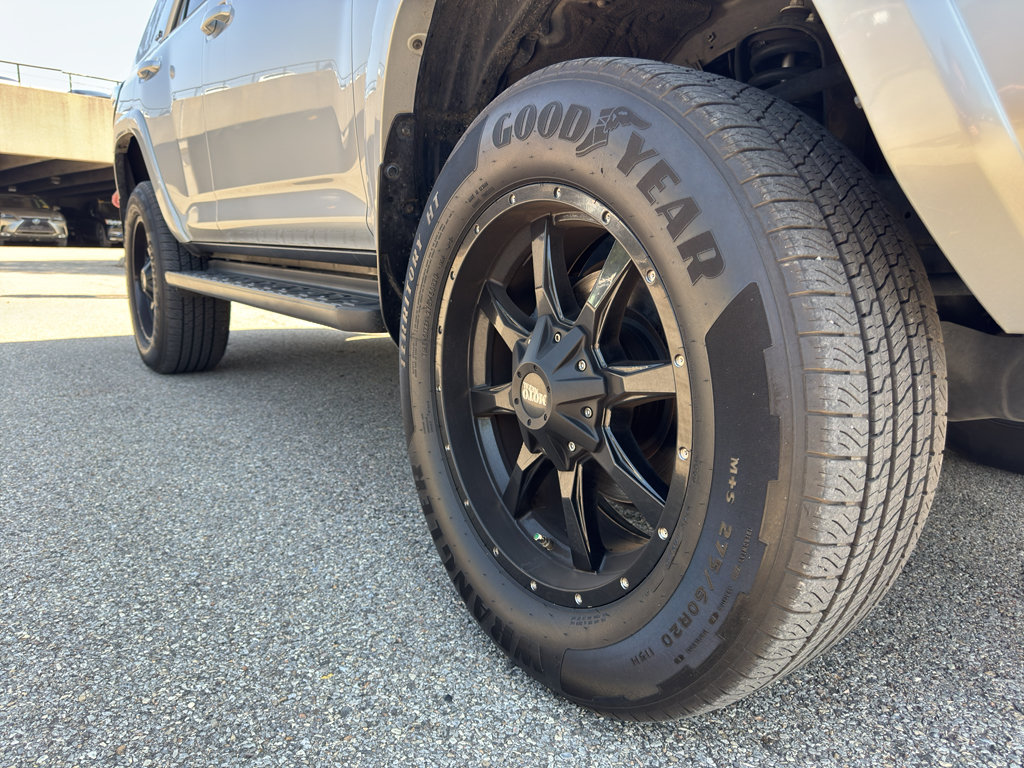 Used 2016 Toyota 4Runner SR5 Premium AWD/4WD image 5