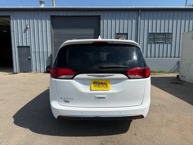 Used 2018 Chrysler Pacifica Touring Plus w/ Tire & Wheel Group FWD image 6