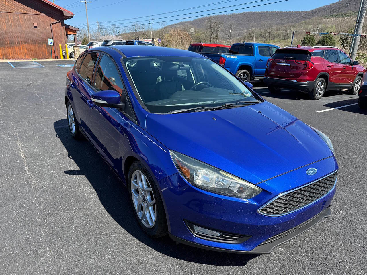 Used 2015 Ford Focus SE w/ Equipment Group 201A FWD image 1