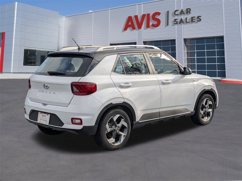 Used 2025 Hyundai Venue Limited image 6