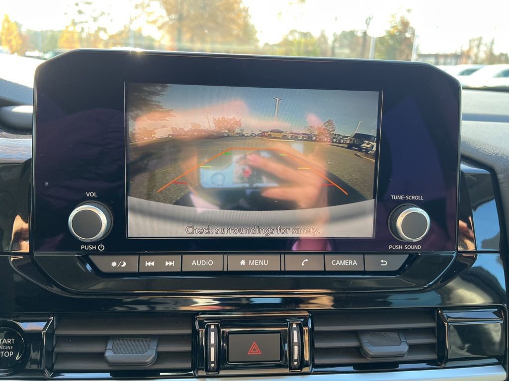 New 2025 Nissan Pathfinder SV image 12