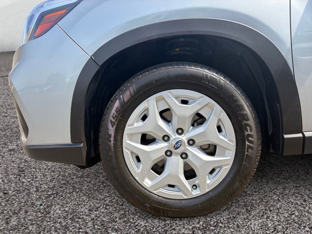 Used 2021 Subaru Forester AWD/4WD image 9