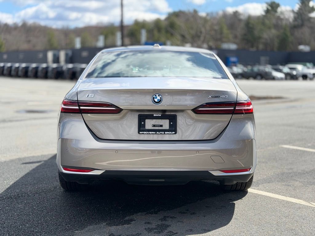Certified 2025 BMW i5 xDrive40 w/ Premium Package image 5