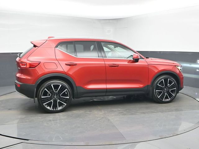 Used 2023 Volvo XC40 B5 Ultimate w/ Climate Package image 8