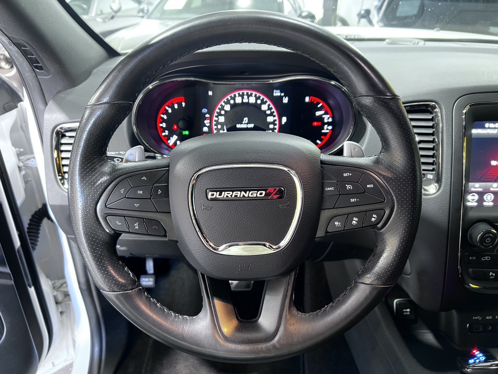 Used 2018 Dodge Durango R/T w/ Technology Group AWD/4WD image 11