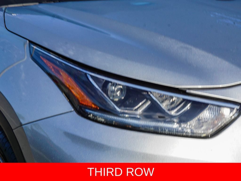 Used 2021 Toyota Highlander Limited FWD image 10