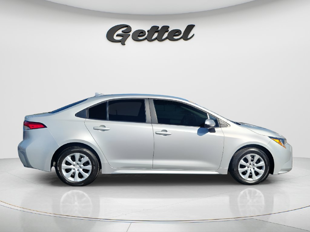 Used 2024 Toyota Corolla LE FWD image 4