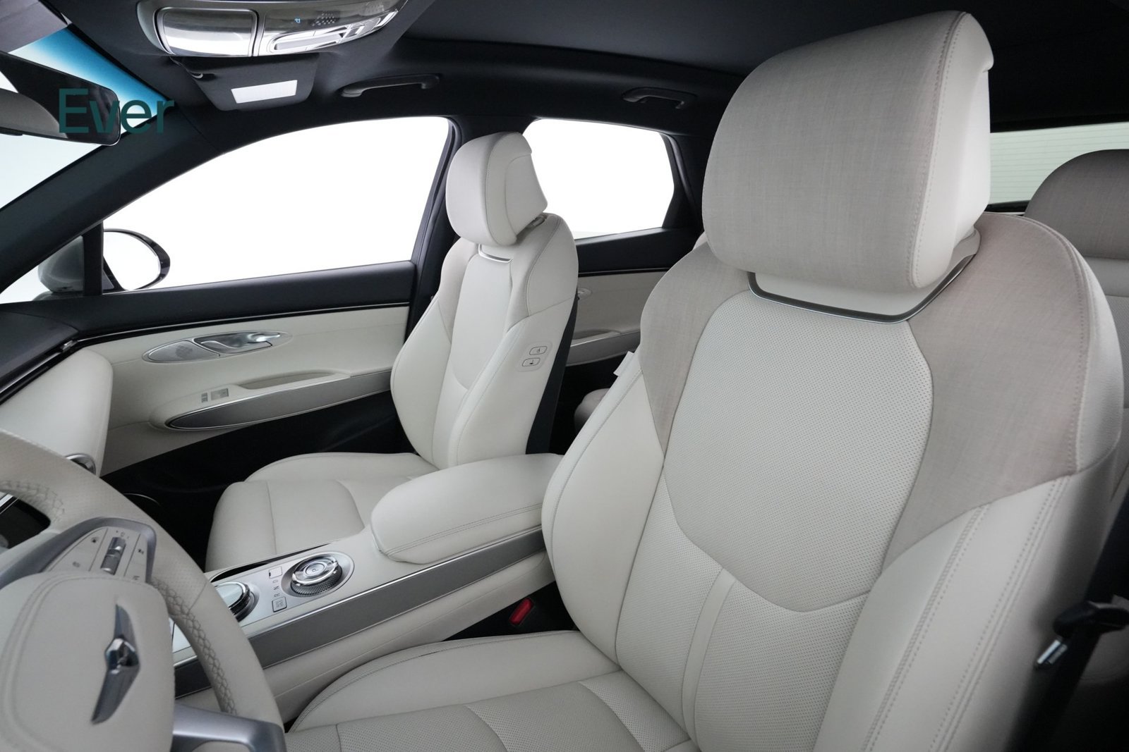 Used 2023 Genesis Electrified GV70 AWD/4WD image 4