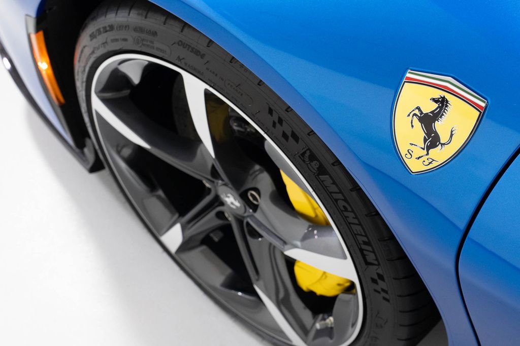 Used 2022 Ferrari SF90 Spider image 48
