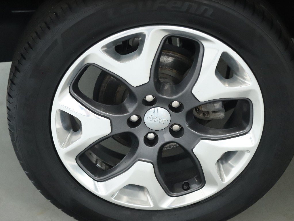 Used 2018 Jeep Compass Limited w/ Safe & Security Group AWD/4WD image 11