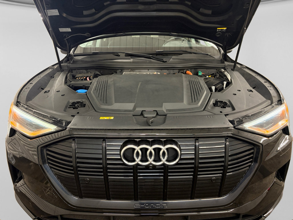 Used 2021 Audi e-tron Premium w/ Convenience Plus Package AWD/4WD image 25