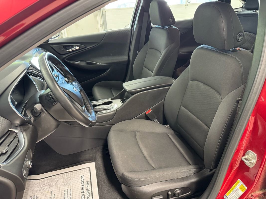 Used 2016 Chevrolet Malibu LT FWD image 14