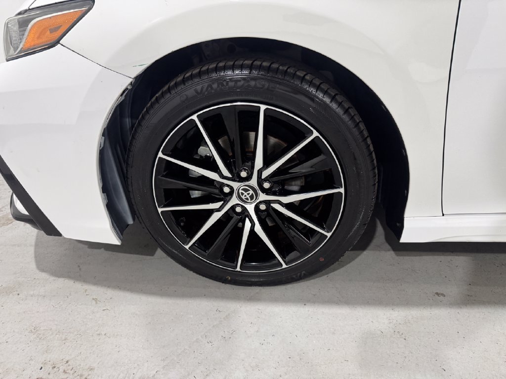 Used 2021 Toyota Camry SE FWD image 8