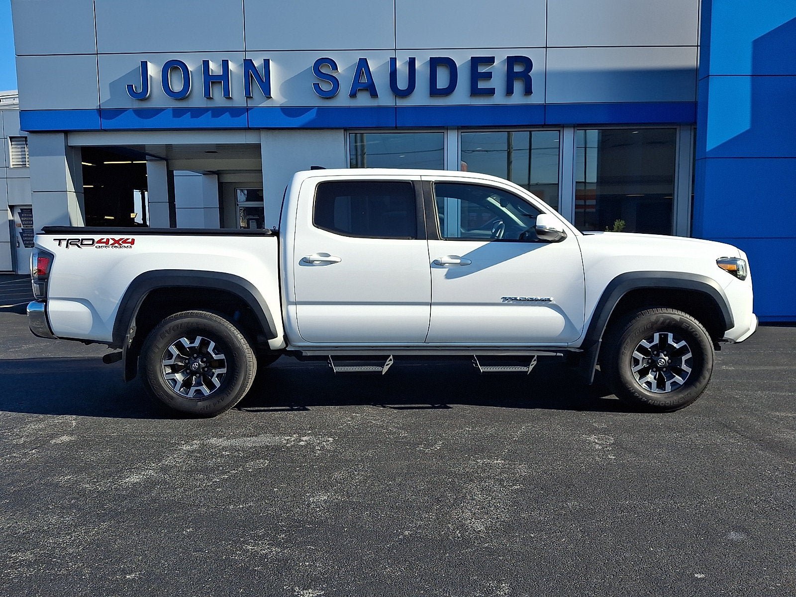 Used 2020 Toyota Tacoma TRD Off-Road AWD/4WD image 7