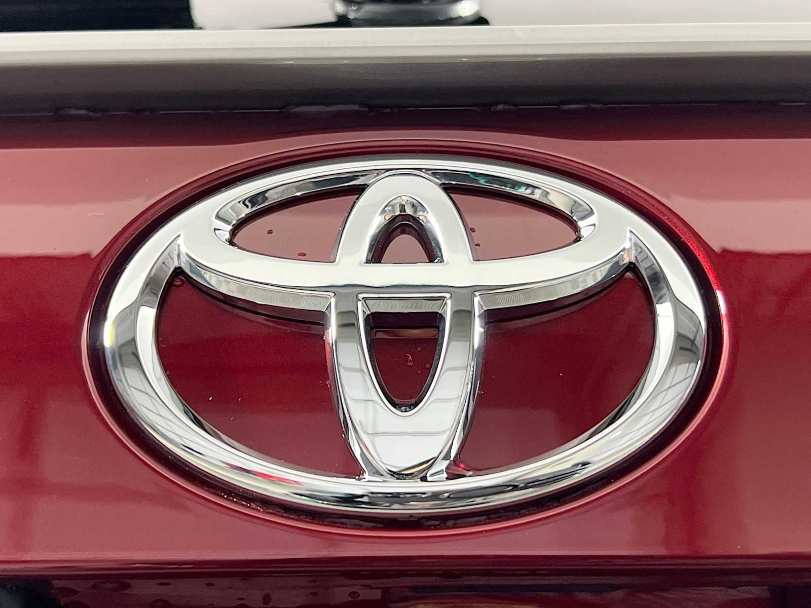 New 2025 Toyota RAV4 Limited image 19