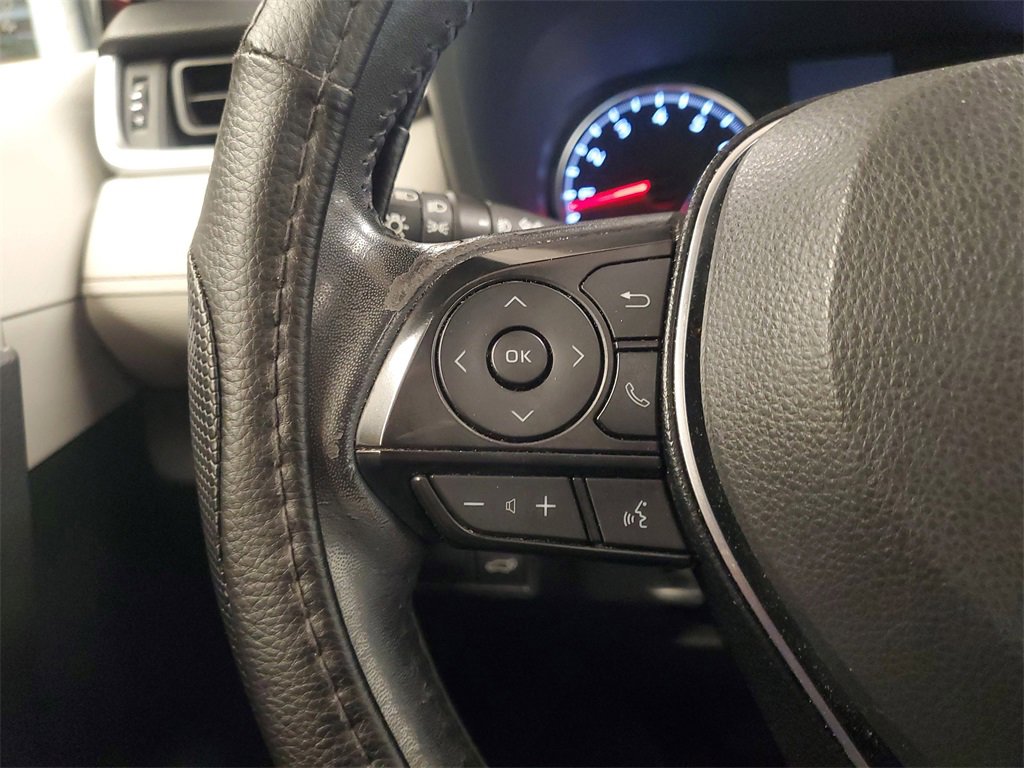 Used 2019 Toyota RAV4 XLE Premium image 22