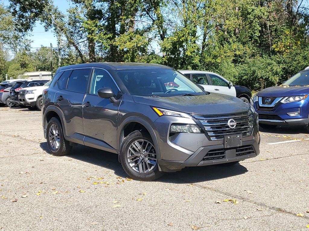Used 2024 Nissan Rogue S image 1