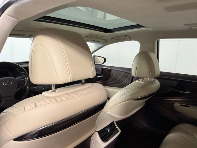 Used 2018 Lexus LS 500 w/ Interior Upgrade Package RWD image 25