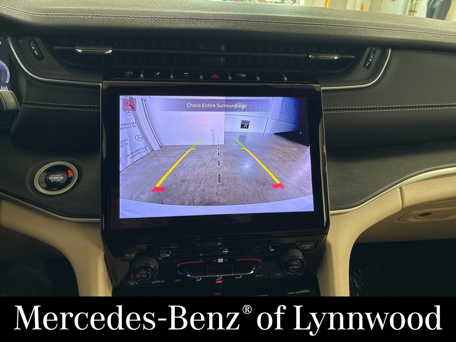 Used 2025 Jeep Grand Cherokee L Limited image 21