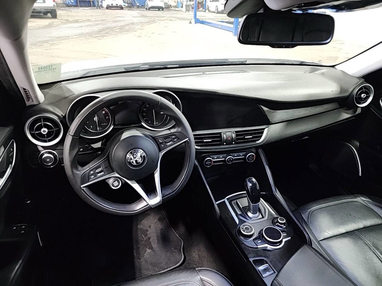 Used 2018 Alfa Romeo Giulia image 5