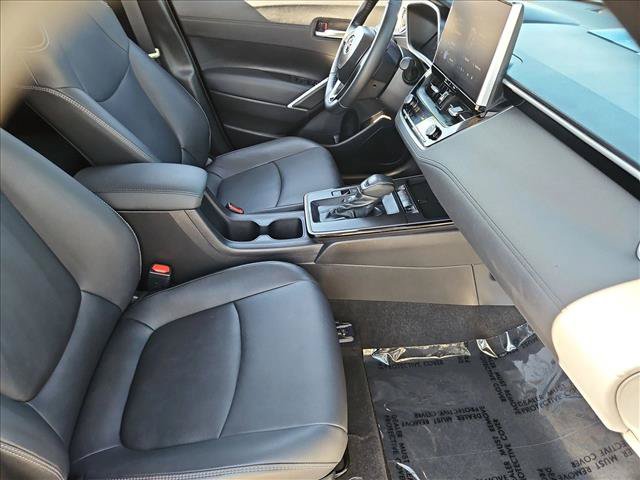 Certified 2026 Toyota Corolla Cross XLE w/ Convenience Package FWD image 28