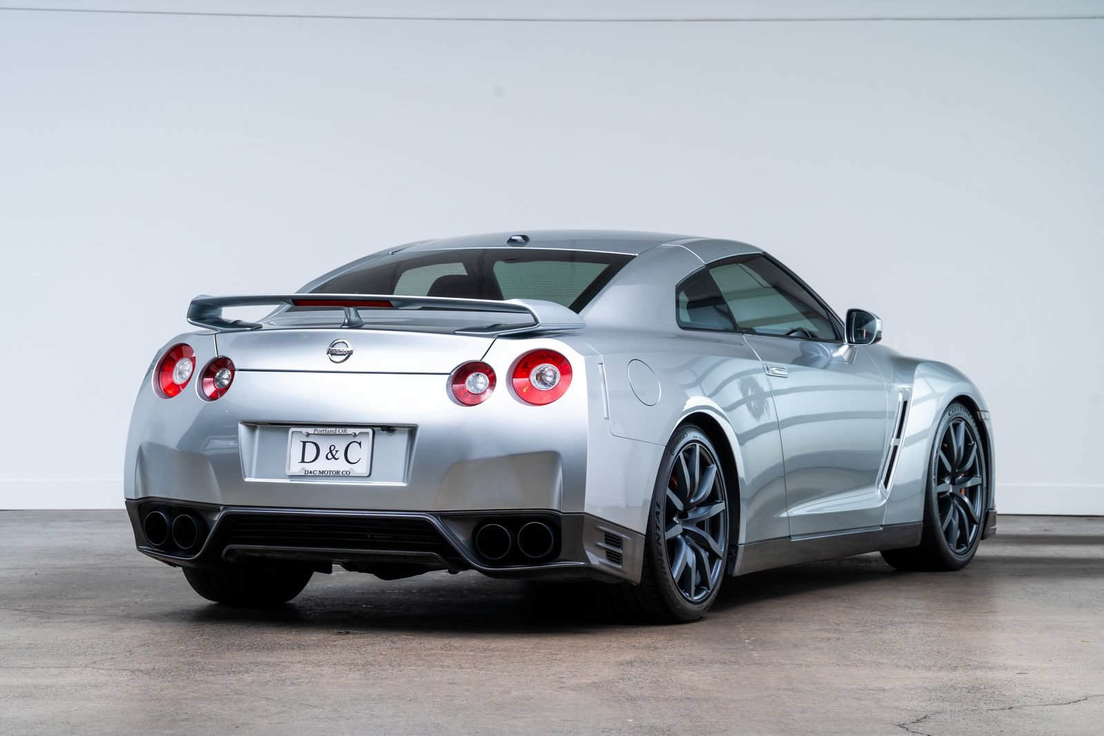 Used 2014 Nissan GT-R Premium AWD/4WD image 6