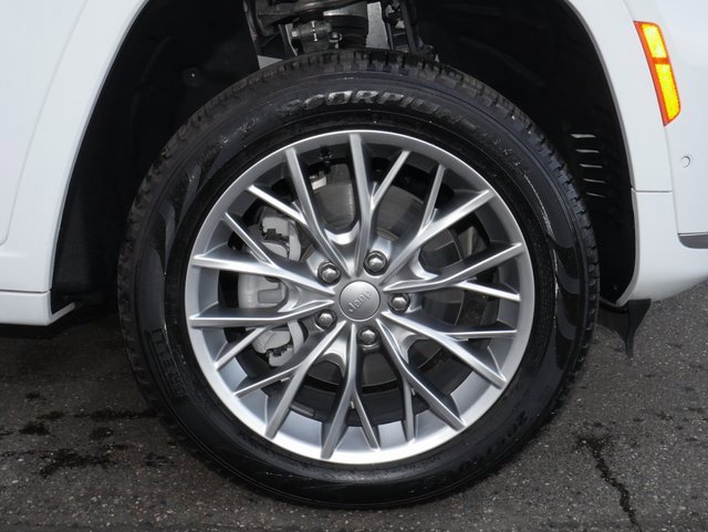 Used 2024 Jeep Grand Cherokee L Summit image 15