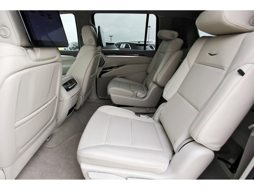 New 2025 Cadillac Escalade ESV Premium Luxury Platinum image 7