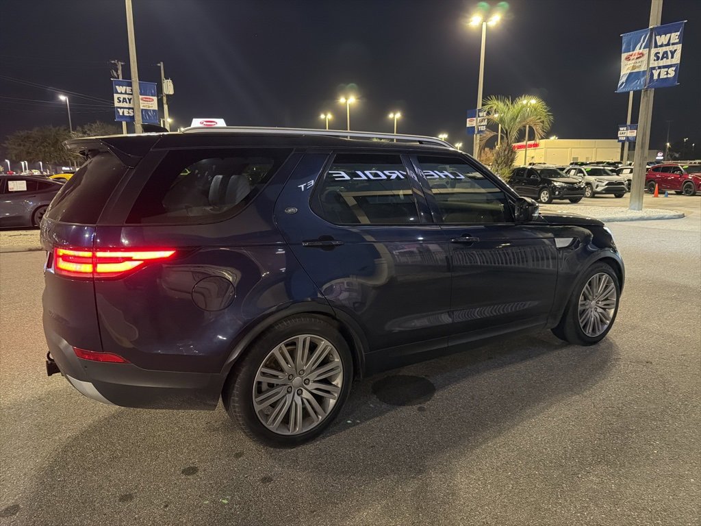 Used 2018 Land Rover Discovery HSE image 3