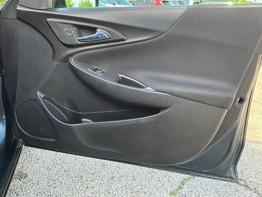 Used 2021 Chevrolet Malibu LS FWD image 26