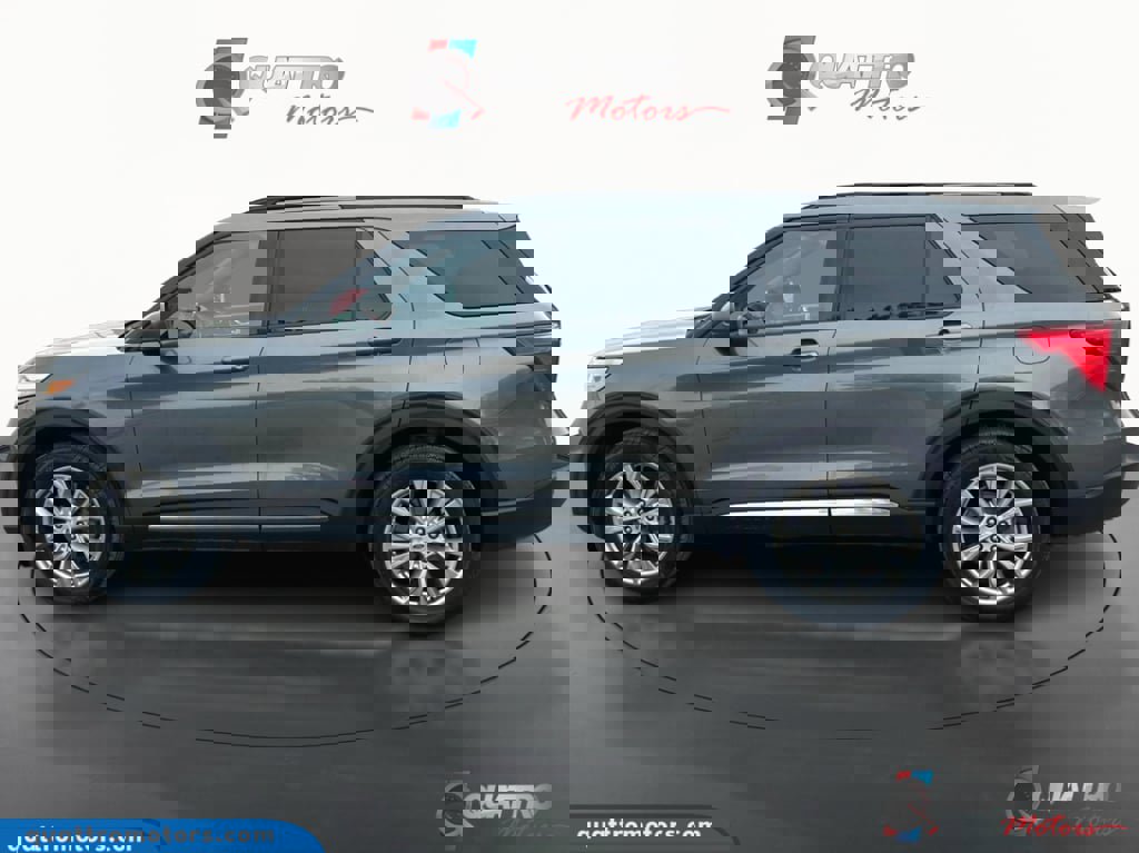 Used 2020 Ford Explorer XLT w/ Equipment Group 202A image 2